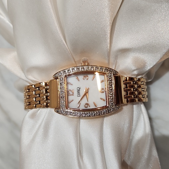 DMQ Rose Gold Women's Watch - Picture 9 of 12
